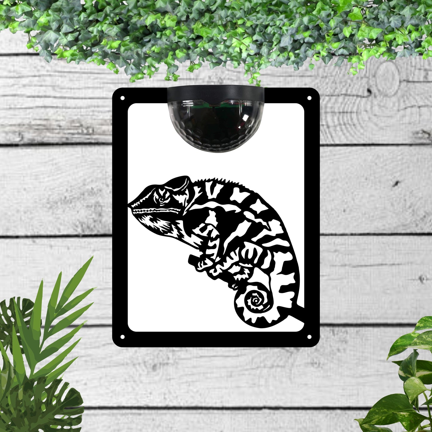 Iguana Garden Solar Wall Plaque Wall Art