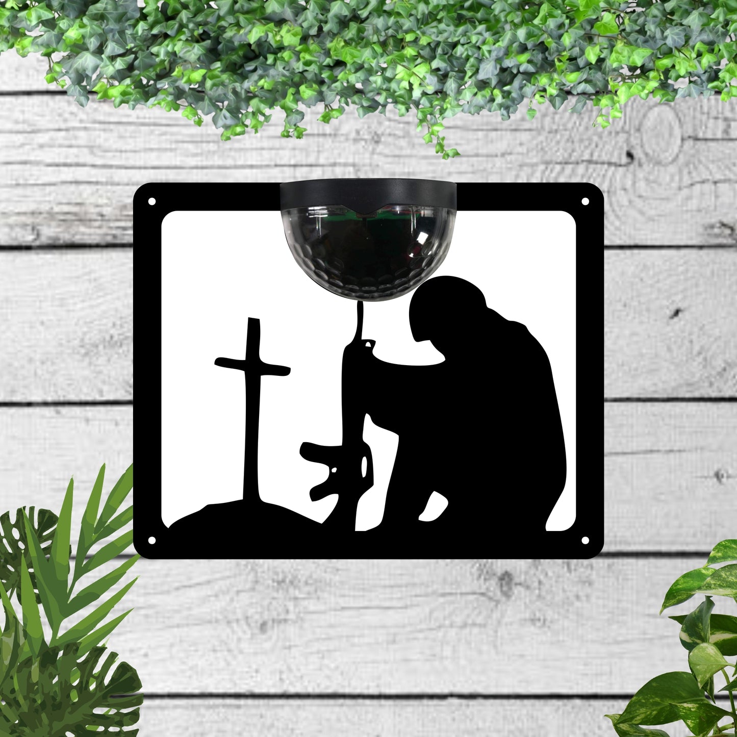 Kneeling soldier Garden Solar Wall Plaque Wall Art